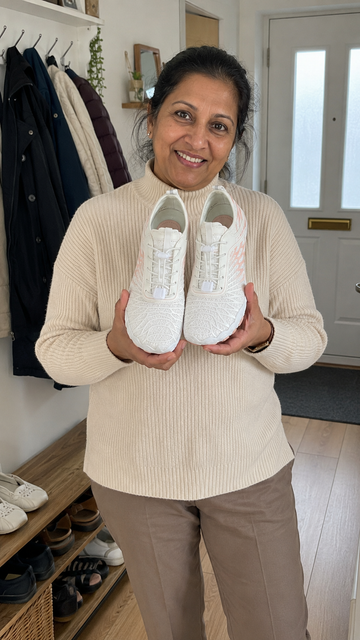 Customer wearing Nura barefoot shoes