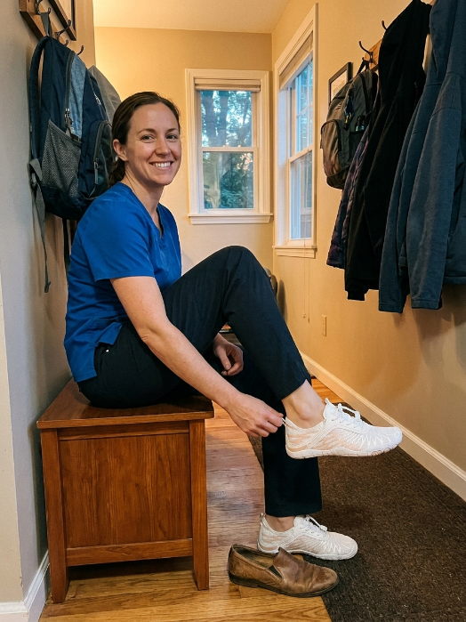 Comparison between regular shoes and Nura barefoot shoes